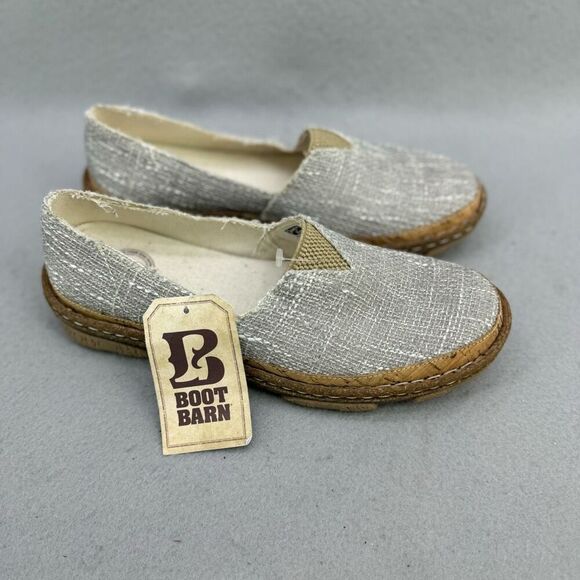 TONY LAMA WOMEN'S RENATA SLIP-ON CASUAL WOVEN SHOES NWT - Picture 6 of 10